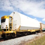 Les segments de propulseur de fusée Artemis II SLS font leur grande arrivée au Kennedy Space Center de la NASA NASA Space Launch System Rocket Booster Segments Train