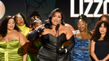 Lizzo accepte une récompense humanitaire à la suite d'un autre procès