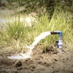 Menace alarmante : une nouvelle recherche révèle que les eaux souterraines américaines deviennent de plus en plus salées Groundwater Pump