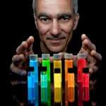 Quantum Maestro du MIT : le professeur Moungi Bawendi partage le prix Nobel de chimie Quantum Maestro du MIT : le professeur Moungi Bawendi partage le prix Nobel de chimie