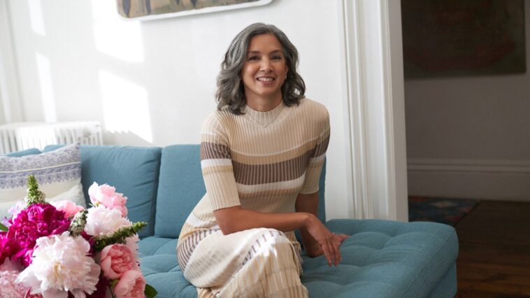 Radhika Jones parle à la drôle de fille originale