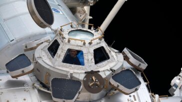 Remaniement de la Station spatiale : changement de commandement en cours