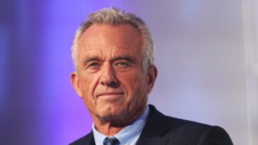 Robert F. Kennedy Jr., apparemment indifférent à la perspective d'aider à réélire Trump, envisage de se présenter comme indépendant : rapport