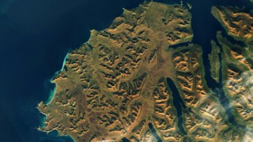 Toundras enflammées et ours dodus : la majesté de l'automne sur l'île Kodiak en Alaska