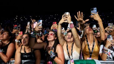 «Je me sens submergé par le chagrin»: Taylor Swift rend un hommage émotionnel à un fan déchu