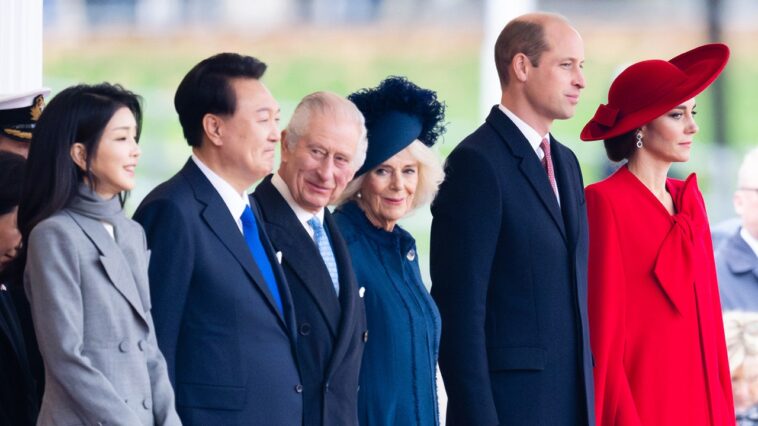 Kate Middleton, le prince William et le roi Charles mettent tout en œuvre pour la visite d'État en Corée du Sud Kate Middleton, le prince William et le roi Charles mettent tout en œuvre pour la visite d'État en Corée du Sud