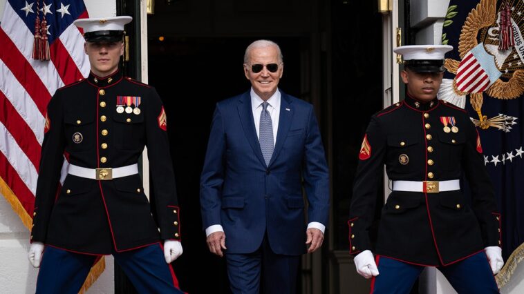 À l’occasion de son 81e anniversaire, Biden fait face à la note d’approbation la plus basse de sa présidence À l’occasion de son 81e anniversaire, Biden fait face à la note d’approbation la plus basse de sa présidence