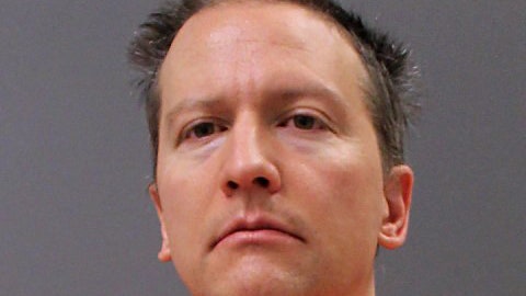 Derek Chauvin, reconnu coupable du meurtre de George Floyd, poignardé dans une prison fédérale : rapports Derek Chauvin, reconnu coupable du meurtre de George Floyd, poignardé dans une prison fédérale : rapports