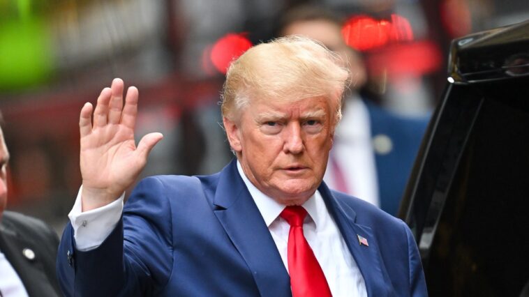 Donald Trump se joint aux médias pour demander une couverture en direct du procès pour ingérence électorale