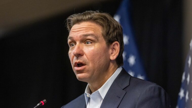 Drag Queens : 1, Ron DeSantis : 0