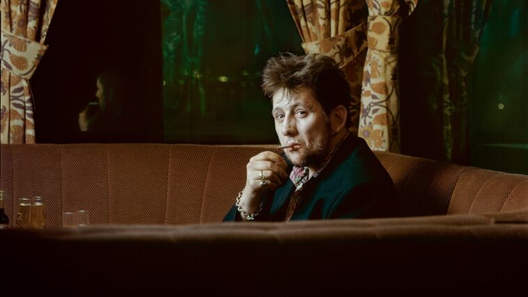 En souvenir de Shane MacGowan, l'âme magnifiquement désordonnée de la musique irlandaise