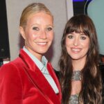 Gwyneth Paltrow tient la main de Dakota Johnson dans Sweet Snapshot