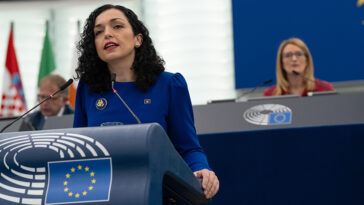 cc European Parliament Flickr, modified, https://flickr.com/photos/european_parliament/52978455110/in/photolist-2oHuwqi-2oHwqB4-2oHvhdm-2oHwqhg-2oHuvWn-2oHwqDU-2oHwQQs-2oHwqXQ-2oHwqUo-2nMEXFE-2oHwRcu-2nMFUYF-2mL2NM1-2omD6C5-2nqKCrg-2mL2NLV-2mL3TJu-2mKZGHR-2mKZGHA-2nqKCqK-2nqNaQJ-2nssiF3-2nsshE5-2nsxsqb-2mKUfgM-2oYyvDK-2oYyvDz-2pfYDMV-2pfYDZt-2pfRMe4-2pfXtFT-2pfRMcq-2pfY3Xd-2pfYC6d-2pfRMeu-2pfYD1E-2pfY2y1-2pfY48U-2pfRNas - European Union, 2023 - Source: EP - Laia Ros