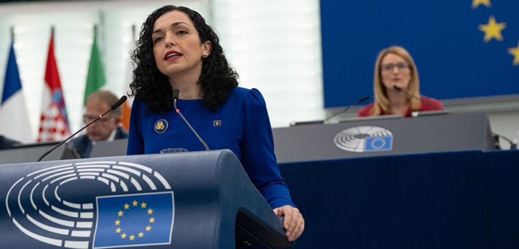 cc European Parliament Flickr, modified, https://flickr.com/photos/european_parliament/52978455110/in/photolist-2oHuwqi-2oHwqB4-2oHvhdm-2oHwqhg-2oHuvWn-2oHwqDU-2oHwQQs-2oHwqXQ-2oHwqUo-2nMEXFE-2oHwRcu-2nMFUYF-2mL2NM1-2omD6C5-2nqKCrg-2mL2NLV-2mL3TJu-2mKZGHR-2mKZGHA-2nqKCqK-2nqNaQJ-2nssiF3-2nsshE5-2nsxsqb-2mKUfgM-2oYyvDK-2oYyvDz-2pfYDMV-2pfYDZt-2pfRMe4-2pfXtFT-2pfRMcq-2pfY3Xd-2pfYC6d-2pfRMeu-2pfYD1E-2pfY2y1-2pfY48U-2pfRNas - European Union, 2023 - Source: EP - Laia Ros