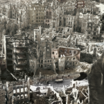 Le mythe de Dresde dans le passé et l'avenir de l'Allemagne cc Cassoway Colorizations, modified, https://commons.wikimedia.org/w/index.php?limit=500&offset=0&profile=default&search=dresden+bombing&title=Special:Search&ns0=1&ns6=1&ns12=1&ns14=1&ns100=1&ns106=1#/media/File:Bombing_of_Dresden_aftermath_(36443580155).png