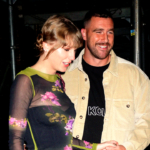 Le père de Travis Kelce aime que Taylor Swift soutienne l'horaire de sommeil très exigeant de son fils