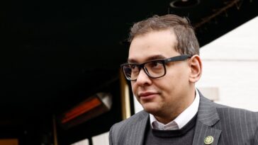 Le représentant George Santos, menacé d’expulsion, déclare que le Congrès est rempli de « criminels à gogo »