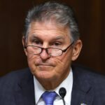 Le sénateur Joe Manchin qualifie Biden d’« extrême gauche » alors qu’il réfléchit à sa candidature à la présidentielle Le sénateur Joe Manchin qualifie Biden d’« extrême gauche » alors qu’il réfléchit à sa candidature à la présidentielle