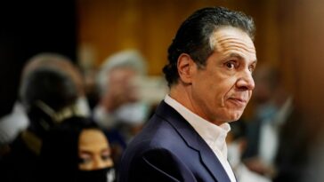 Les trébuchements d'Eric Adams pourraient donner une ouverture à Andrew Cuomo