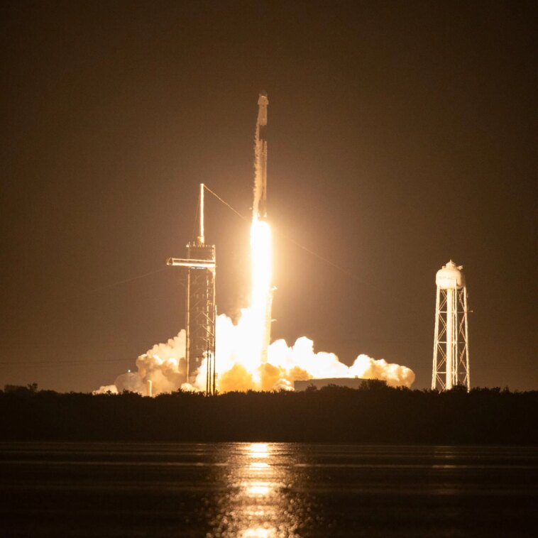 L'expérience sur les ondes atmosphériques (AWE) de la NASA est lancée vers la Station spatiale L'expérience sur les ondes atmosphériques (AWE) de la NASA est lancée vers la Station spatiale