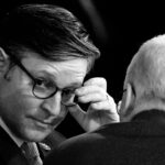 Mike Johnson vient d'ajouter une « pilule empoisonnée » au programme d'aide à Israël de la Chambre