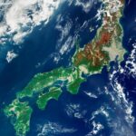 Splendeur automnale vue de l'espace : le paysage majestueux du Japon Japan From Space