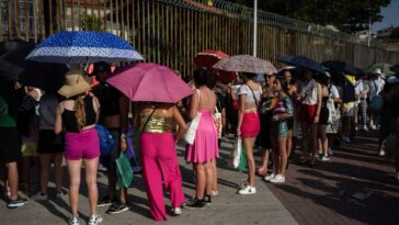 Taylor Swift reporte son concert au Brésil après la mort d'un fan au milieu d'une vague de chaleur dangereuse