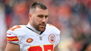 Travis Kelce qualifie ses vieux tweets de « non-sens », mais il aime toujours Olive Garden