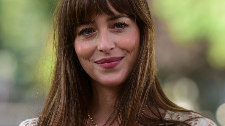 Dakota Johnson : « Le sommeil est ma priorité numéro un dans la vie »