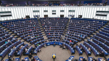 cc European Parlia, modified, https://flickr.com/photos/european_parliament/52358409262/in/photolist-2nLJwWb-2napvdT-2nRcteQ-2gA1SL8-2nLPpzX-2nLR1HU-2nLPpBv-2nLR1Nt-2naphqr-2ma2n1D-2nLNAyT-2gA1hUV-2gA1i5V-2gA1hQw-2nLR1GB-2nLR1FV-2gAbiWV-2oc7Jji-2gAbR83-2nagrxp-2gAbRbp-2nLQKiS-2nd1M8K-2nd2Wqg-2nLQKtS-2gAbRN6-2nLHHLK-2niwD2r-2oqgm6Q-2gAbiFp-2i1EMzN-2gAbjaW-2gAbRs6-2gAbRsm-2ma3fMG-2ooJvqD-2gAQ5MN-2nRctfM-2gAQ5Gs-2gAQEAR-2gAQEJS-2gAbiSb-2mzZkGC-2mzYbtT-2nd4jkC-2nd4jm4-2nLRyZi-2occAcp-2nLRyVv-2occAcK