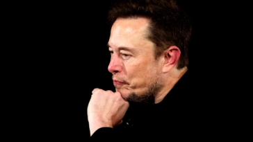 Elon Musk déclare que Bob Iger, le PDG de Disney à qui il a publiquement dit de « se faire foutre », devrait être « licencié immédiatement »