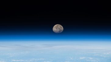 Fibres optiques hors du commun : les merveilles de la fabrication spatiale de l'Expédition 70