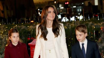 Kate Middleton porte un costume sur mesure pour le concert de Noël