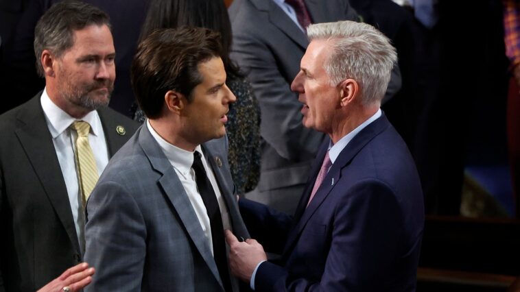 Kevin McCarthy dit que Matt Gaetz « a sa place en prison » aurait commis des crimes « pires » que George Santos