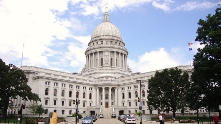 La Cour suprême du Wisconsin ordonne de nouvelles cartes législatives dans une affaire de redécoupage