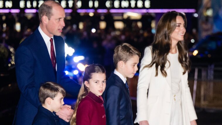 Le doux moment du prince William avec le prince Louis au concert de chants de Noël réchauffe les cœurs Le doux moment du prince William avec le prince Louis au concert de chants de Noël réchauffe les cœurs