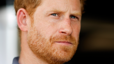 Le prince Harry qualifie sa victoire dans un costume de tabloïd de « Tuer des dragons »