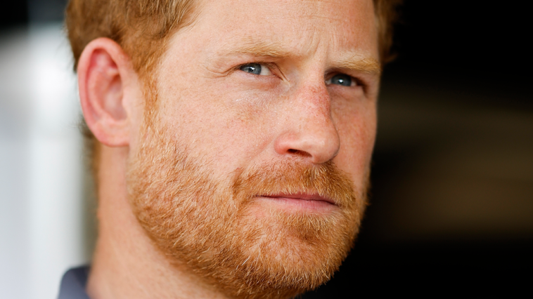 Le prince Harry qualifie sa victoire dans un costume de tabloïd de « Tuer des dragons »