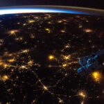 cc Alexander Gerst, modified, https://flickr.com/photos/astro_alex/45343706875/in/photolist-2c5Smiz-GTZRew-avgZqq-TBNvgd-2hmCmmk-KZnnUL-TUrChQ-qGU5D9-p1BsXj-ks7YL-6JBW9o-8rrc4G-bdvzHz-bduzJi-2o7tmoA-bduJfk-nJW615-fN2Mz8-aYgfUB-bdvbgc-i1PsBR-ooCPCr-9rf2wt-9rf2xk-55cFAp-RweWBk-2iVo3JB-asN24C-6KXVrc-GMLEFa-qK4MVE-yTyCDJ-KZSrnw-6qbzJM-4TvJd9-bduqgk-9k9R3R-bdveyZ-aYJBsF-rCdwqj-b4jn5v-bdtWFM-bdua9x-HhZgwv-bduN9k-bdvhjg-bdukjr-b3Kzpg-bdvnED-L3Qxtm