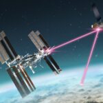 Premier contact : le terminal de communication laser de la station spatiale de la NASA franchit une étape importante NASA ILLUMA-T Payload Communicating With LCRD