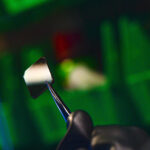 Surmonter les goulots d'étranglement – ​​Une méthode de synthèse révolutionnaire améliore la stabilité des cellules solaires