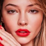 Madelyn Cline à propos de ses essentiels de beauté des Outer Banks et de son tout nouveau rôle chez Revlon