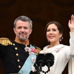 Le roi Frederik X prend la couronne du Danemark après son abdication choc