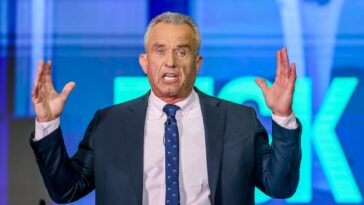 Dionne Warwick, Martin Sheen et même Mike Tyson seront absents à la fête d'anniversaire de RFK Jr.