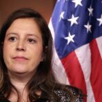 Elise Stefanik refuse de s’engager à certifier les résultats 2024 et qualifie les prisonniers du 6 janvier d’« otages »