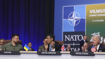 cc Number 10, modified, https://flickr.com/photos/number10gov/53040529911/in/photolist-2nvdzs4-2nv8hAc-2nveBm8-2nv85iw-2nveASN-2nvdmfh-2nuZ8aZ-2o5vT6v-2o5uZm2-2o5rarU-2o5tt7Z-2o5uZpy-2pgXVf4-2oP1zD2-2oP2vRo-2oP2vQM-2oP3xDW-2oP3xFQ-2oP3xHd-2oP43Fm-2oNXyre-2oP43Jx-2oP1zGU-2oP3xJ5-2oa2e67-2oissfi-2nvfN9z-2nvdmAs-2nveAa5-2ogY2pH-2pgR7d7-2p7NsxE-2o9XgVg-2o9ZPNQ-2oa3jSp-2o9ZQwo-2o9XfAh-2o9XdA5-2o9ZSf3-2o9Xg6q-2oa29Mn-2o9ZPXc-2oa2bVF-2o9Xgd4-2oa3juk-2oa3nR5-2pb9hmQ-2pbaJK1-2pbbEg1-2pbb6KJ