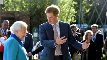 La reine Elizabeth II serait furieuse de la débâcle de Harry et Meghan