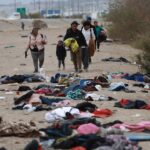 L’administration Biden lance un ultimatum à Greg Abbott sur sa politique brutale aux frontières