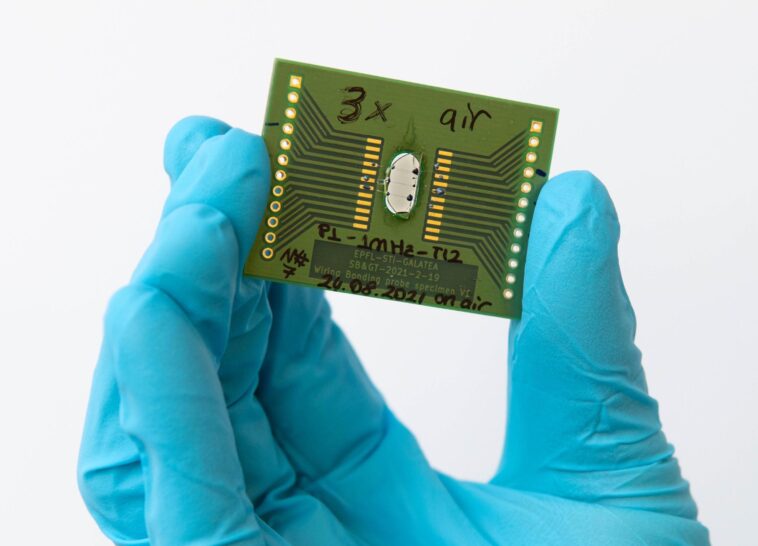 Le laser femtoseconde transforme le verre en un récupérateur d'énergie lumineuse « transparent » SciTechDaily