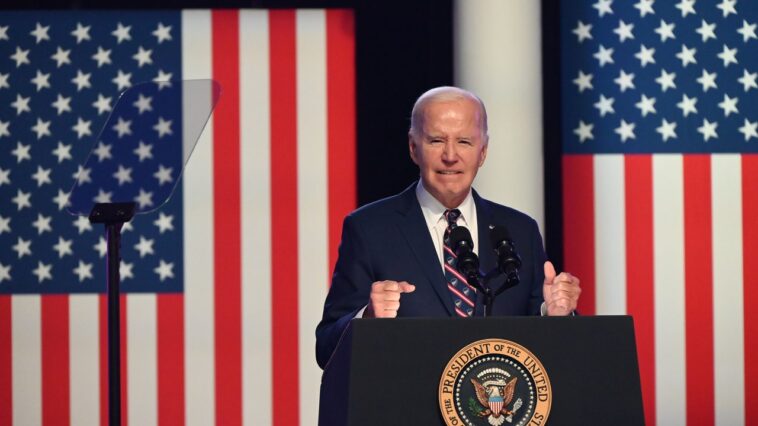 Le président Biden, dans son premier grand discours de campagne de 2024, qualifie Trump de menace pour la « cause sacrée » de la démocratie